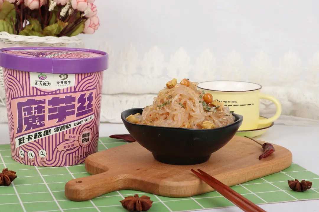 健康美味，一步到位：桶裝魔芋涼面包裝機(jī)