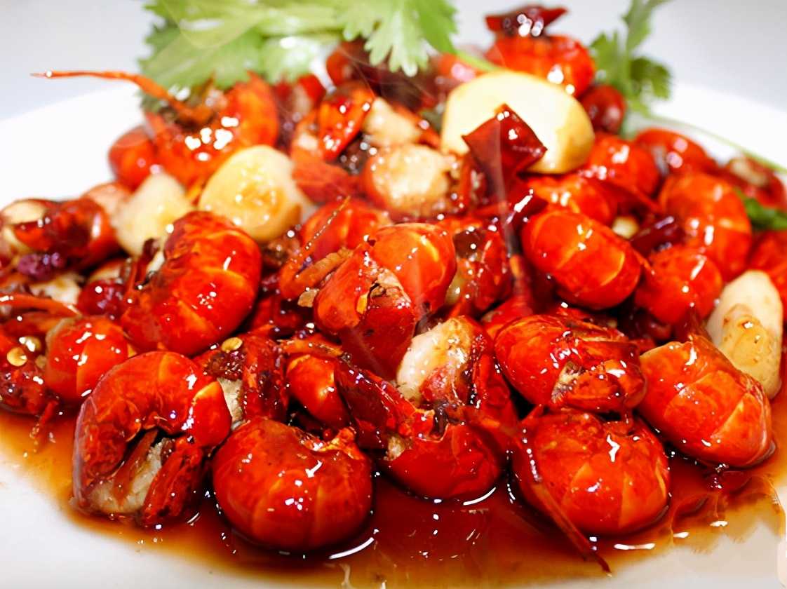 全自動鋁箔盒龍蝦尾包裝機(jī)：鎖住鮮美，便捷生活新篇章