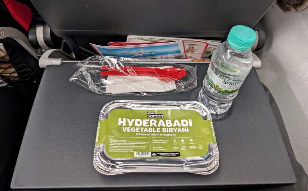 超越包裝，智馭云端味覺的精密藝術(shù)——呂工機械全自動航空餐盒包裝生產(chǎn)線