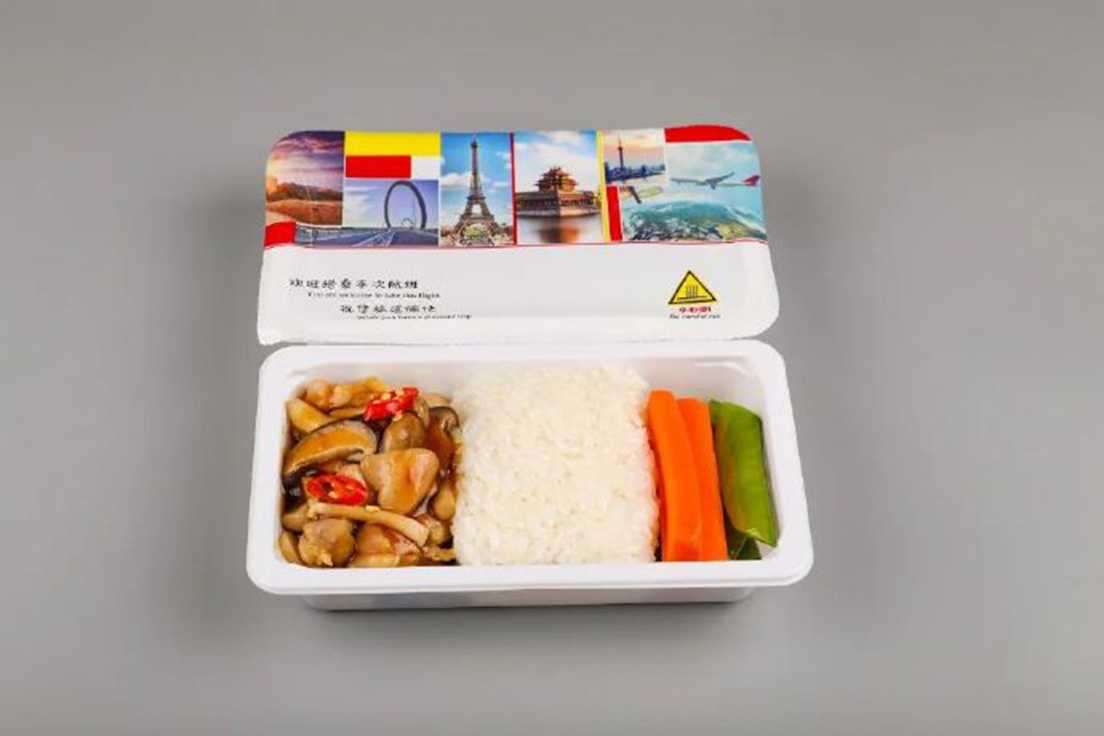 專業(yè)定制：呂工機(jī)械航空餐盒封口機(jī)，賦能中央廚房自動(dòng)化升級