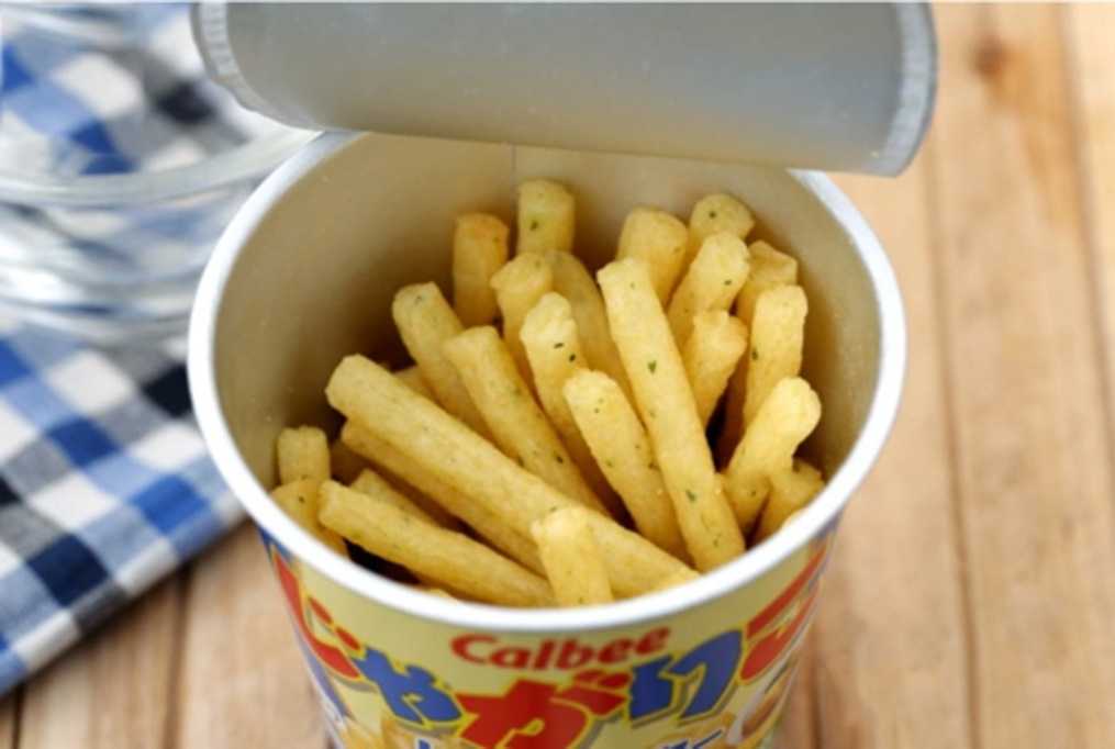 杯裝薯?xiàng)l灌裝生產(chǎn)線：呂工機(jī)械的高效與智能解決方案