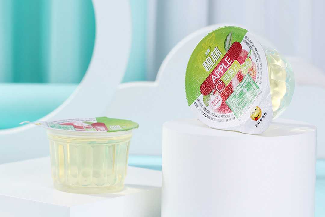 呂工機(jī)械全自動(dòng)杯裝飲用水灌裝封口機(jī)，定制您的高端包裝未來(lái)